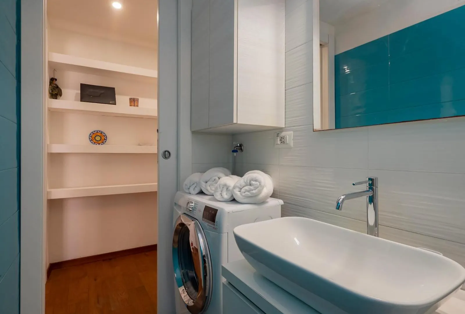 I Host Apartment - Sebino 4 Milano Italia