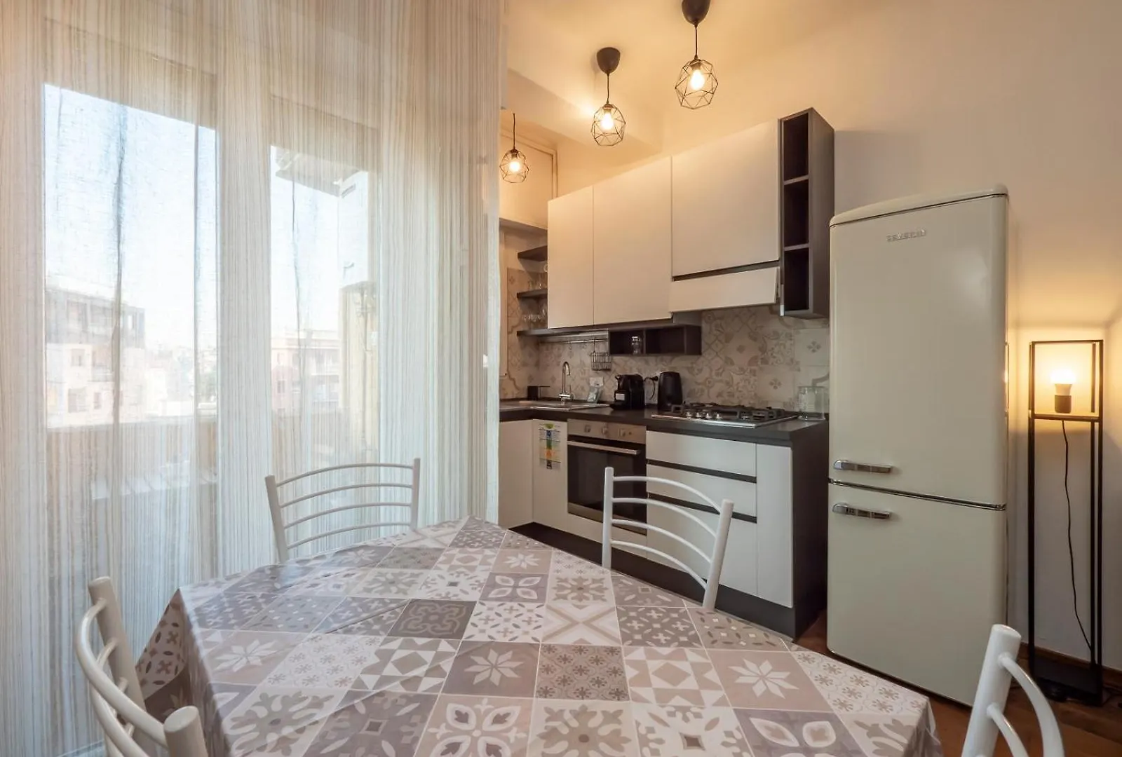 I Host Apartment - Sebino 4 Milano
