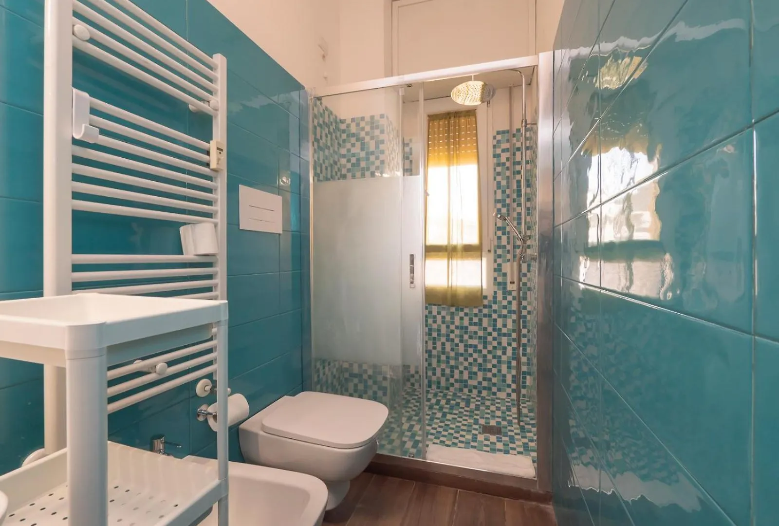 I Host Apartment - Sebino 4 Milano 0*,  Italia
