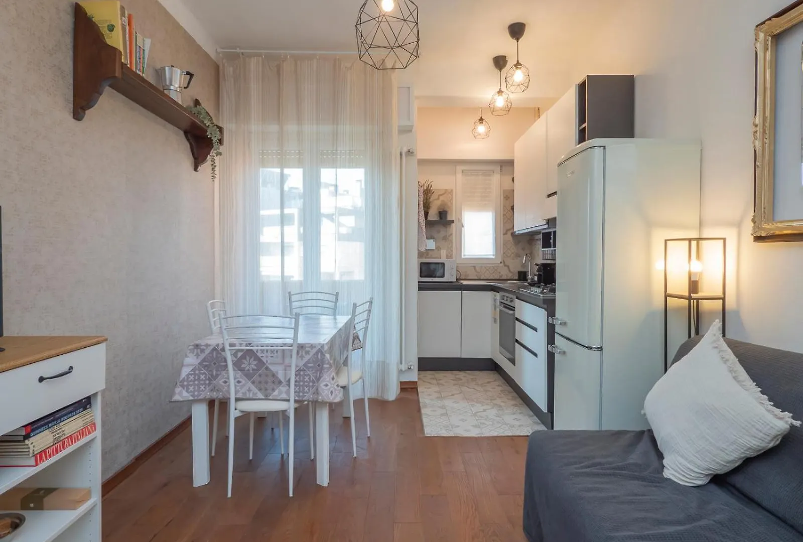 I Host Apartment - Sebino 4 Milán Italia